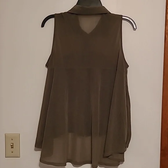 Rue 21 olive green tiered look button front blouse with skull buttons L - Picture 5 of 6